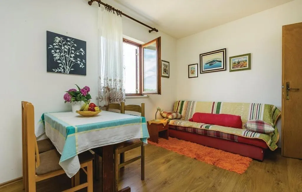 Apartments With A Parking Space Novigrad - 14408 Croatia